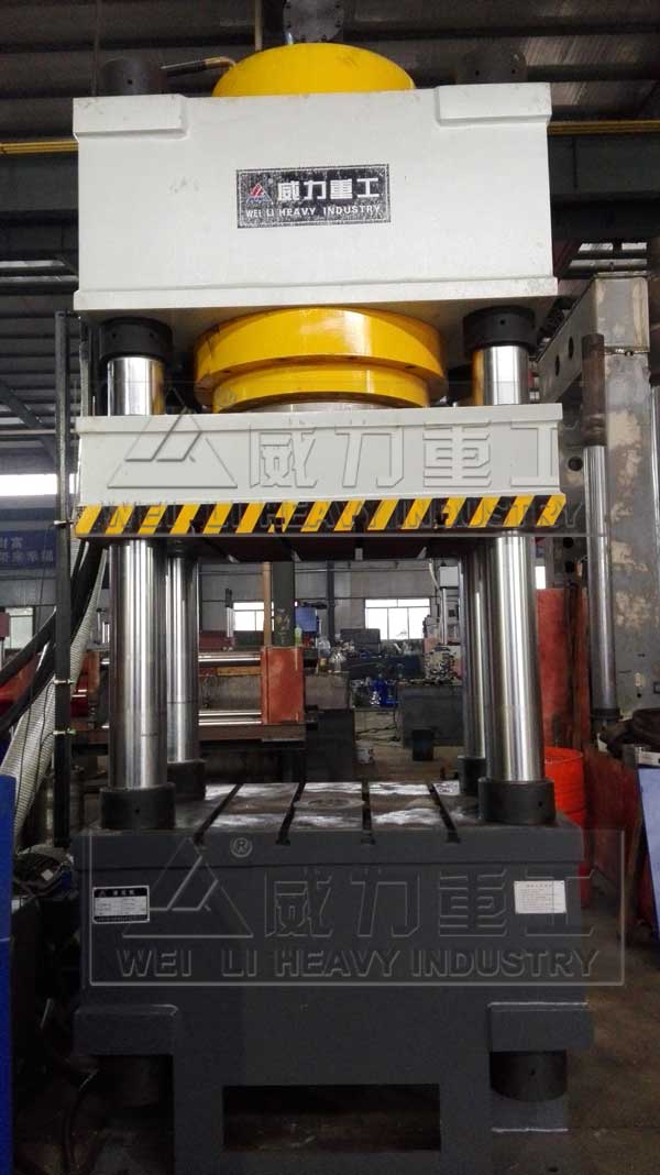 800噸液壓機(jī)主機(jī)
