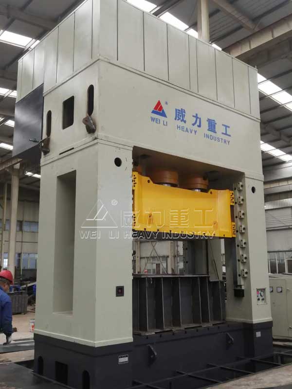 1250噸框架式油壓機側(cè)視圖