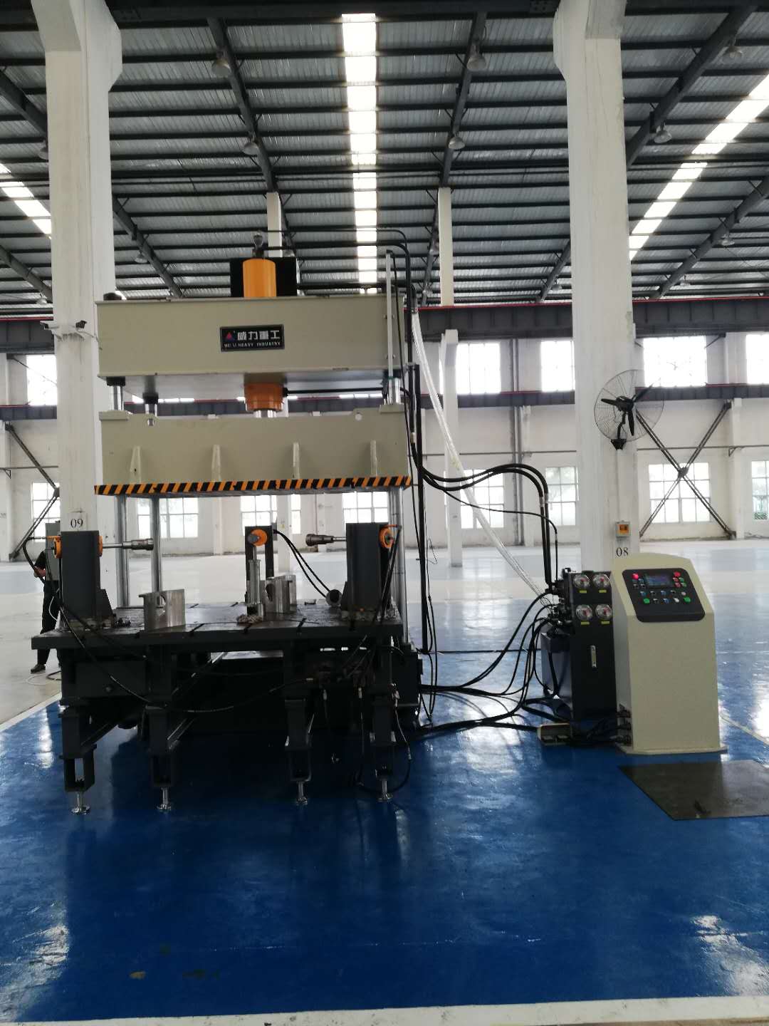 摩托車(chē)車(chē)圈拉伸成型油壓機(jī)