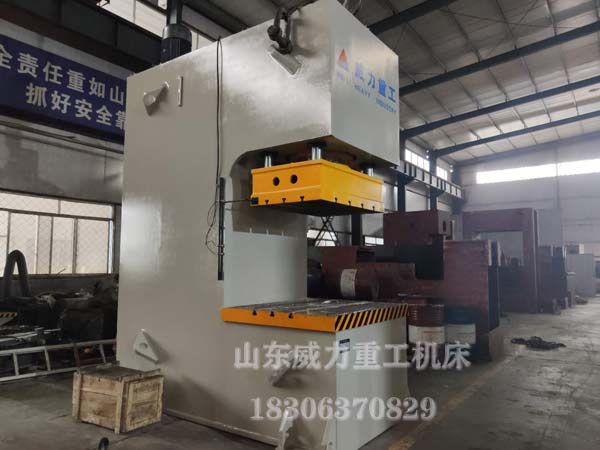 500噸單臂油壓機(jī)車(chē)間裝配生產(chǎn)圖