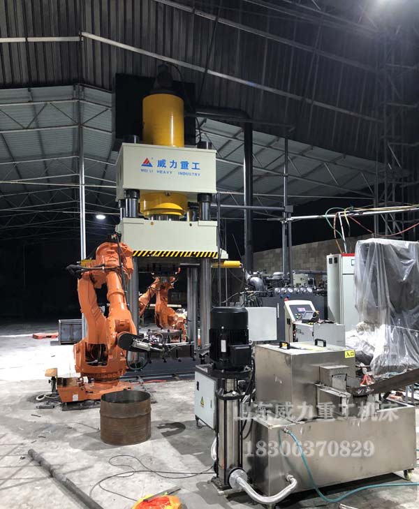 1000噸多工位熱模鍛油壓機(jī)客戶現(xiàn)場圖