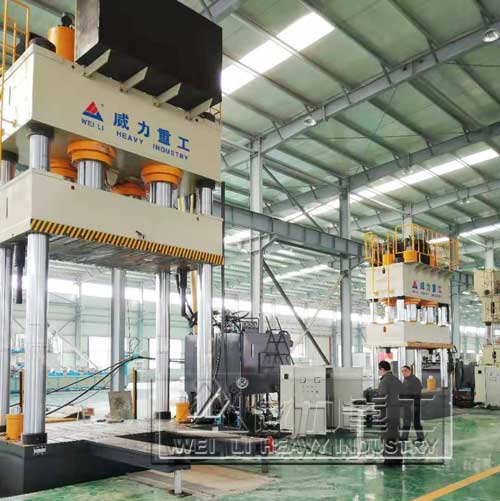 2000噸四柱油壓機客戶現場圖